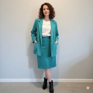 Elegant Teal Skirt Set for Women